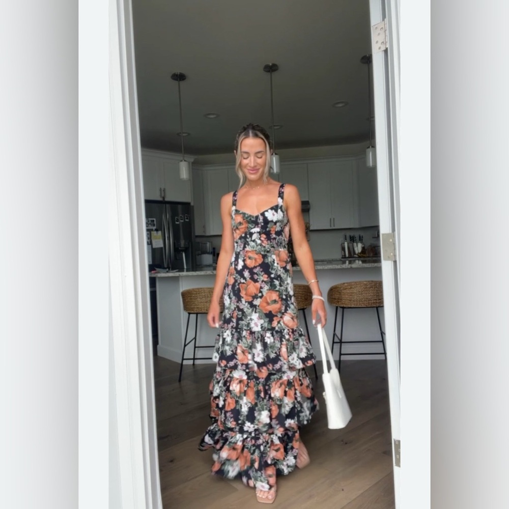 Abercrombie & Fitch black floral tiered maxi - Picture 16 of 16